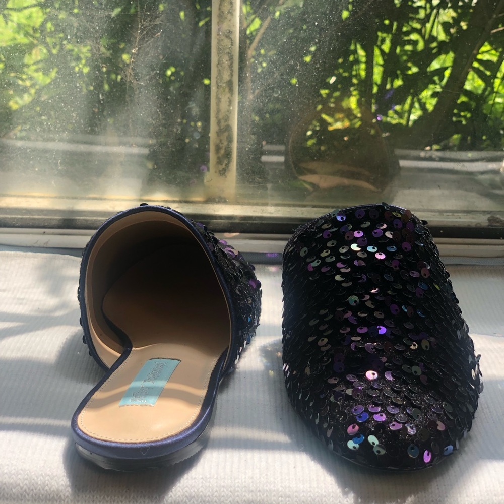 Slip ons